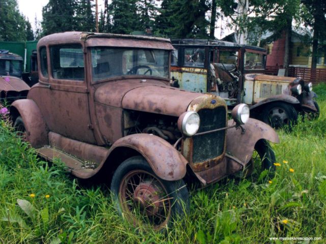 Ford z 1928 roku przed.jpg