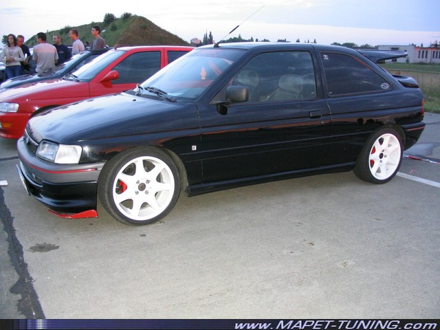 Ford Escort (01).JPG