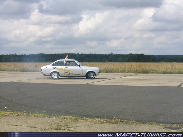 Ford Escort drift (09).JPG