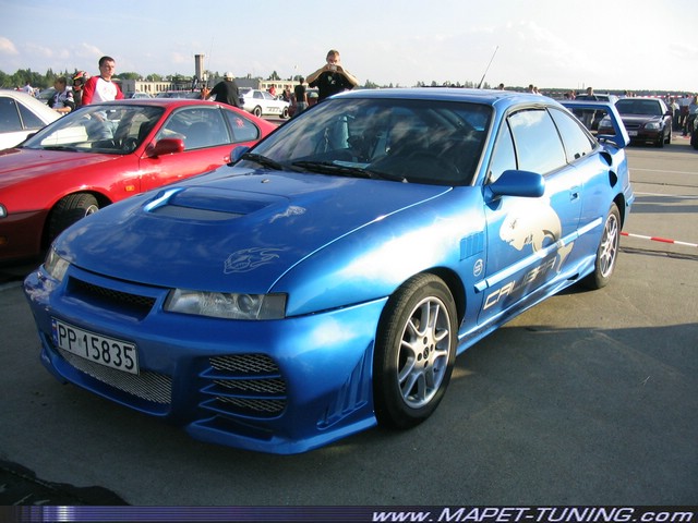 Opel Calibra (07).JPG