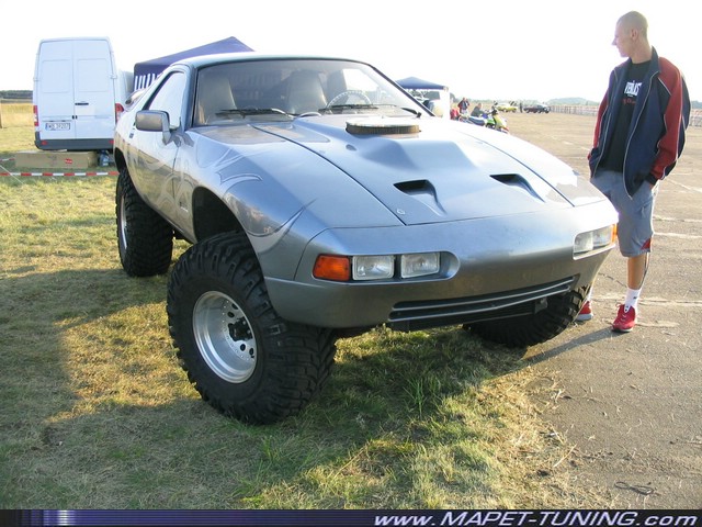 Porsche 928 (01).JPG