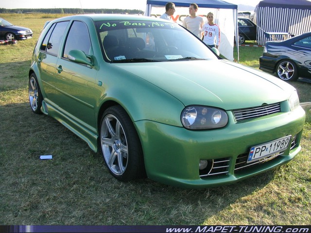 VW Golf IV (02).JPG